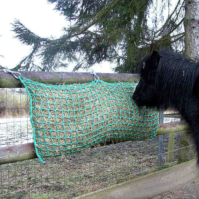 Heusack Futtersack Ponys Extra engmaschiges Heunetz für Pferde Ziegen verbesserte Verdauung Tiere ideal für artgerechte Fütterung 3 x 3cm Maschen leichtfuttrige Pferde 