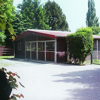 Bildergalerie<BR>Stall mit Stallgasse